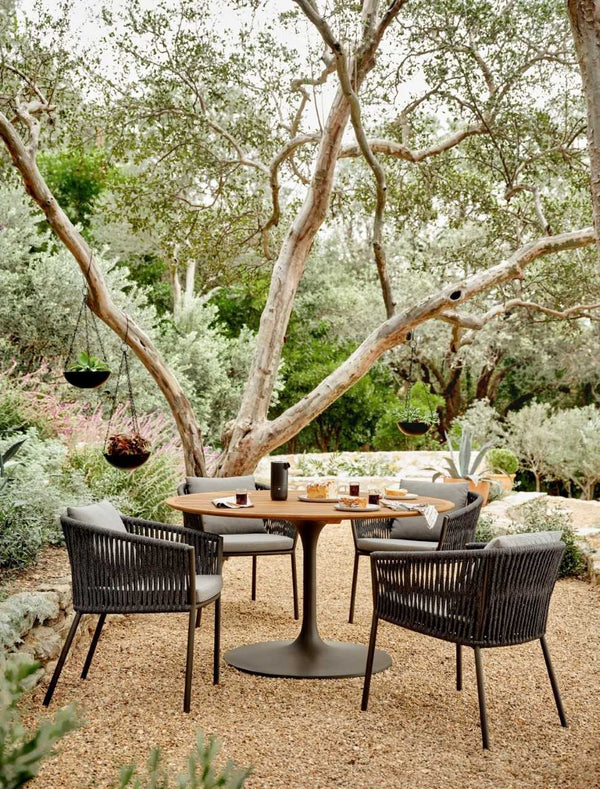 8 Easy Ways to Transform your Patio into a Comforting Oasis