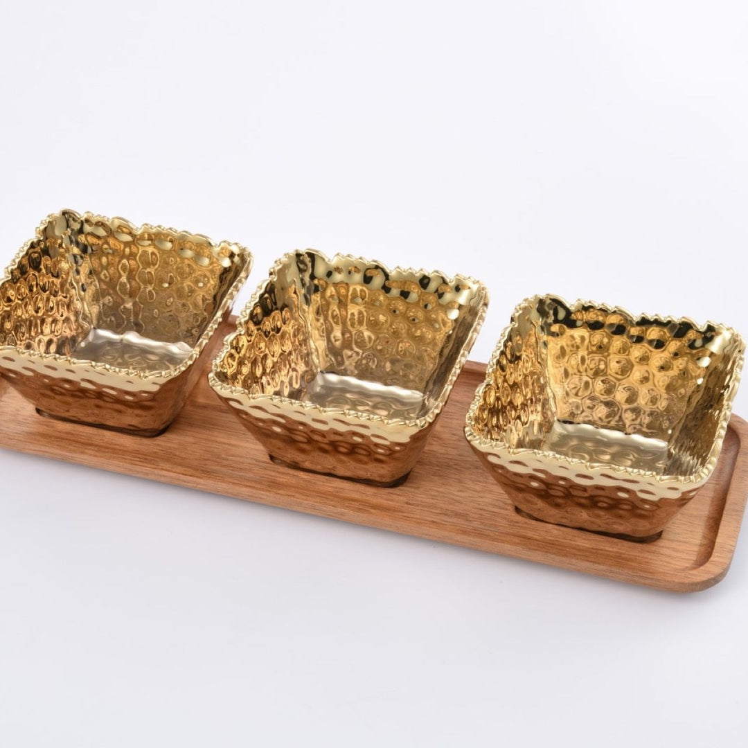 Pampa Bay Entertaining Set With 3 Gold Bowls